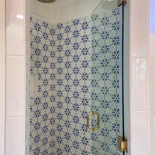 blue-and-white-shower-tile-mosaic