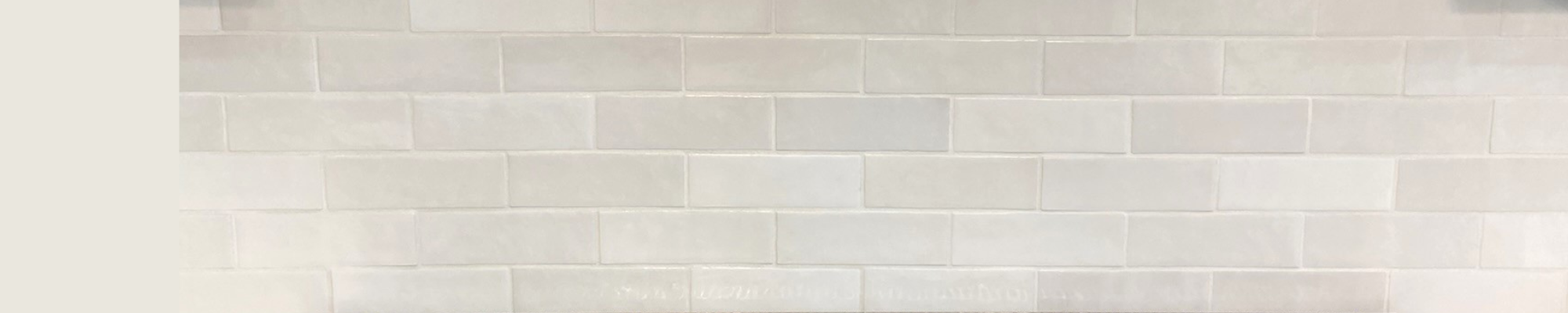 white-kitchen-backsplash-tile