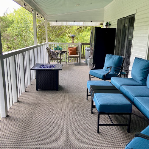 outdoor-patterned-carpet-patio-porch